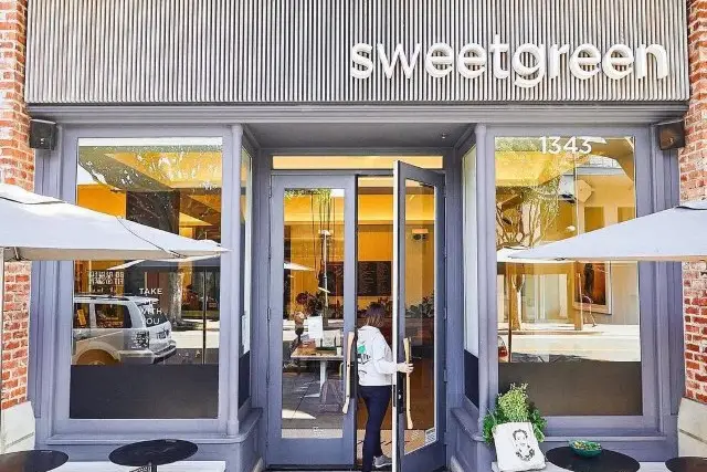 Sweetgreen will soon have to accept cash.
